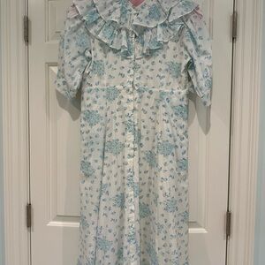 India Amory mid length dress worn 2 times. great details. short puff sleeves